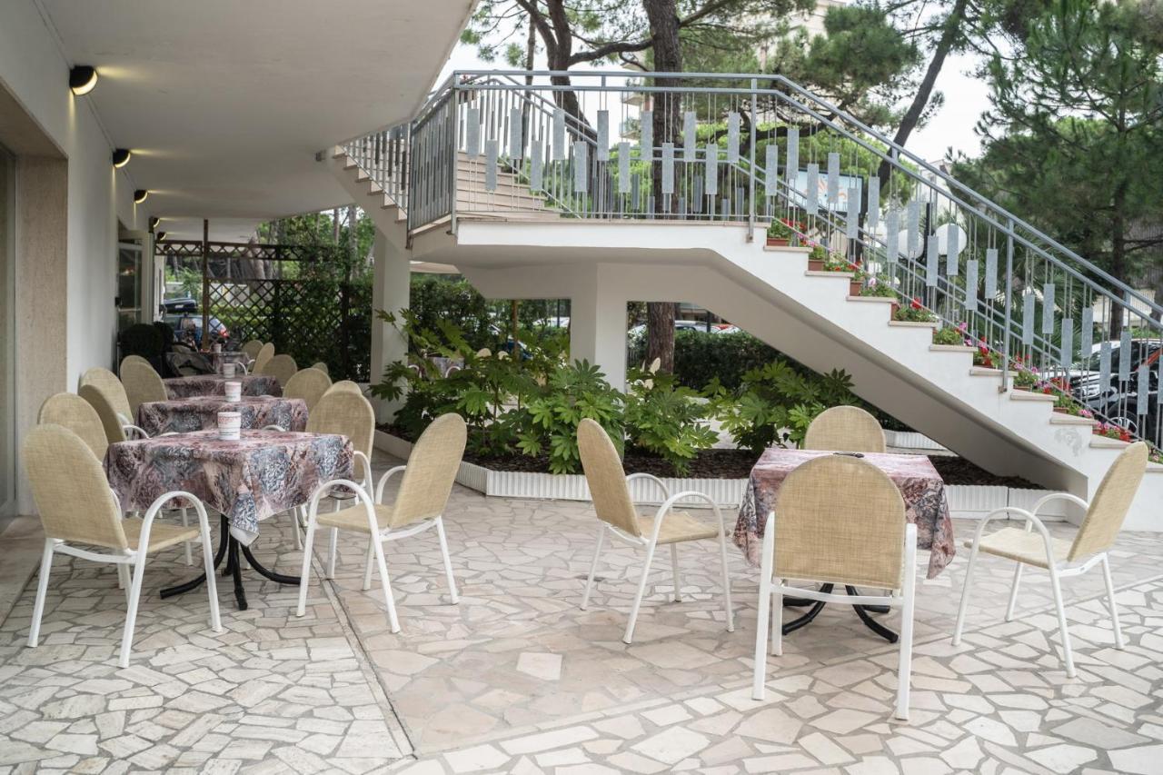 Hotel Sayonara Milano Marittima Ngoại thất bức ảnh