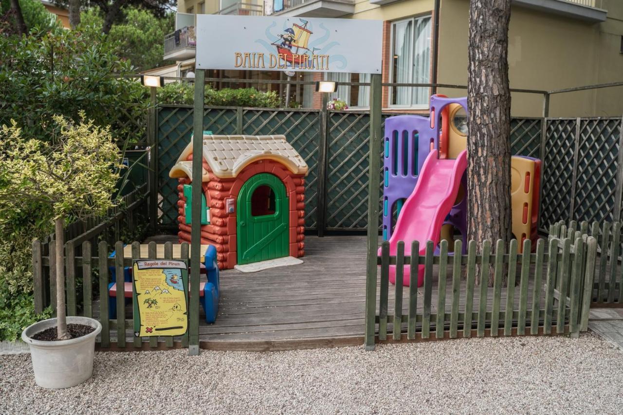 Hotel Sayonara Milano Marittima Ngoại thất bức ảnh