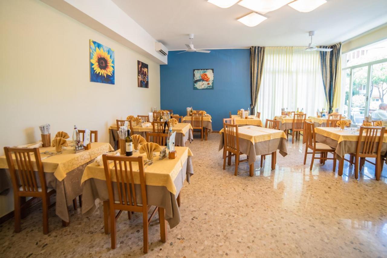 Hotel Sayonara Milano Marittima Ngoại thất bức ảnh