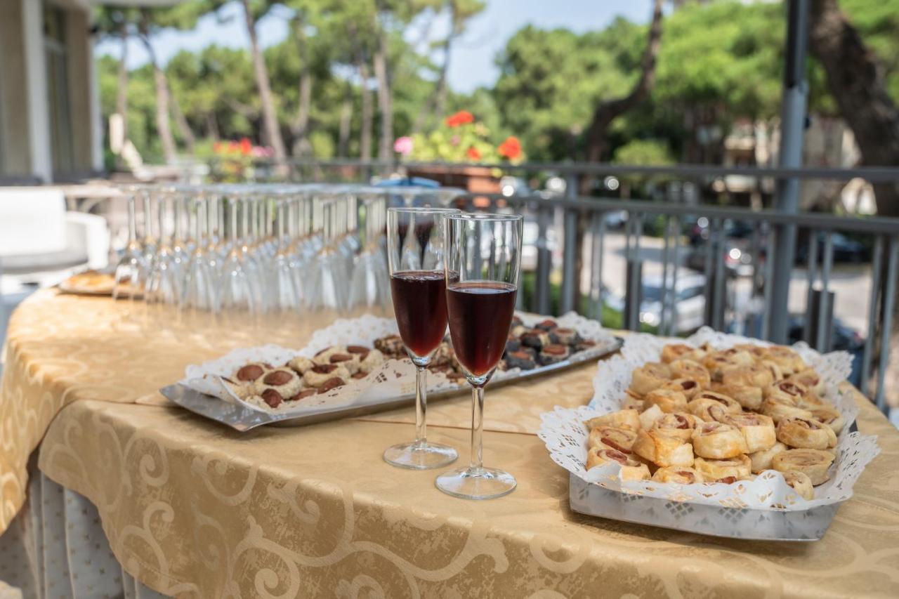 Hotel Sayonara Milano Marittima Ngoại thất bức ảnh