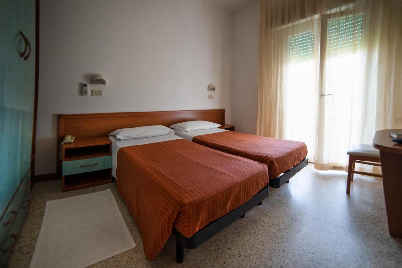 Hotel Sayonara Milano Marittima Ngoại thất bức ảnh