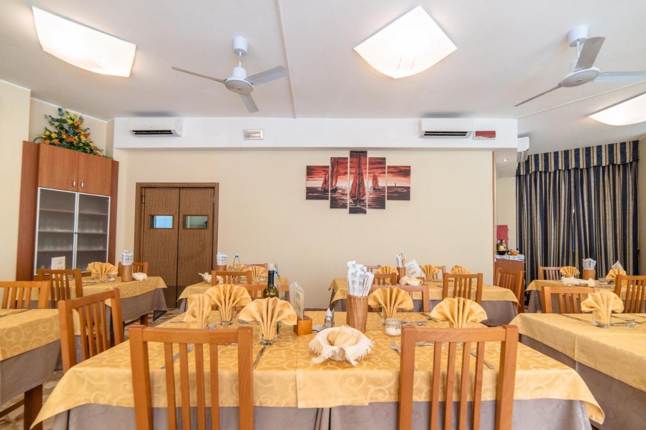Hotel Sayonara Milano Marittima Ngoại thất bức ảnh