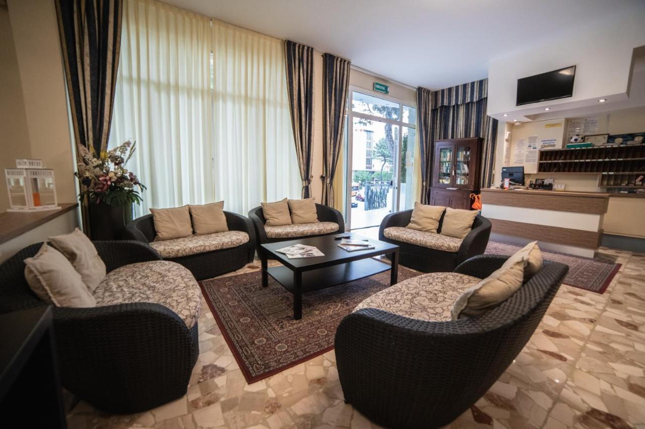 Hotel Sayonara Milano Marittima Ngoại thất bức ảnh