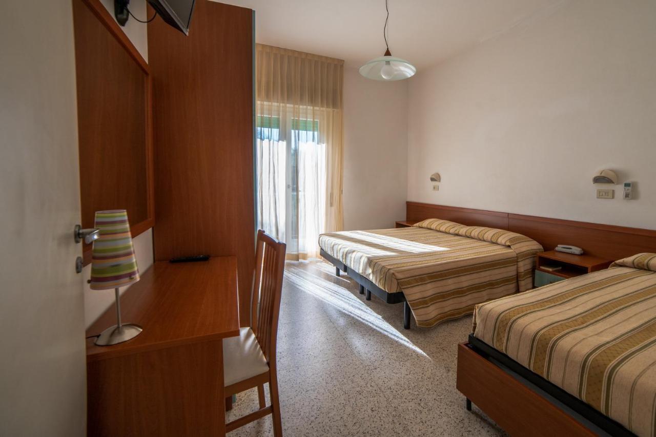 Hotel Sayonara Milano Marittima Ngoại thất bức ảnh