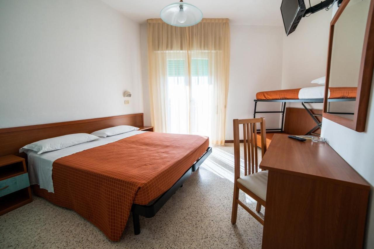 Hotel Sayonara Milano Marittima Ngoại thất bức ảnh