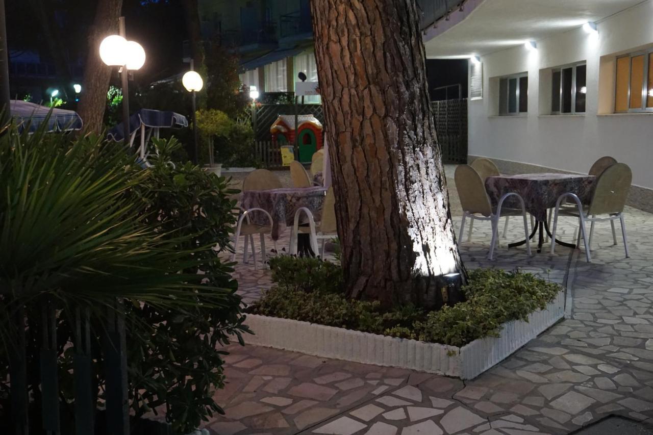 Hotel Sayonara Milano Marittima Ngoại thất bức ảnh